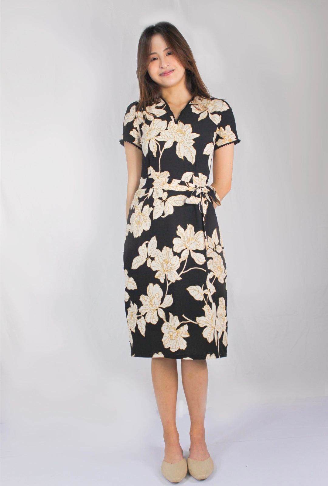Laura V- Neck Flora Dress in Black
