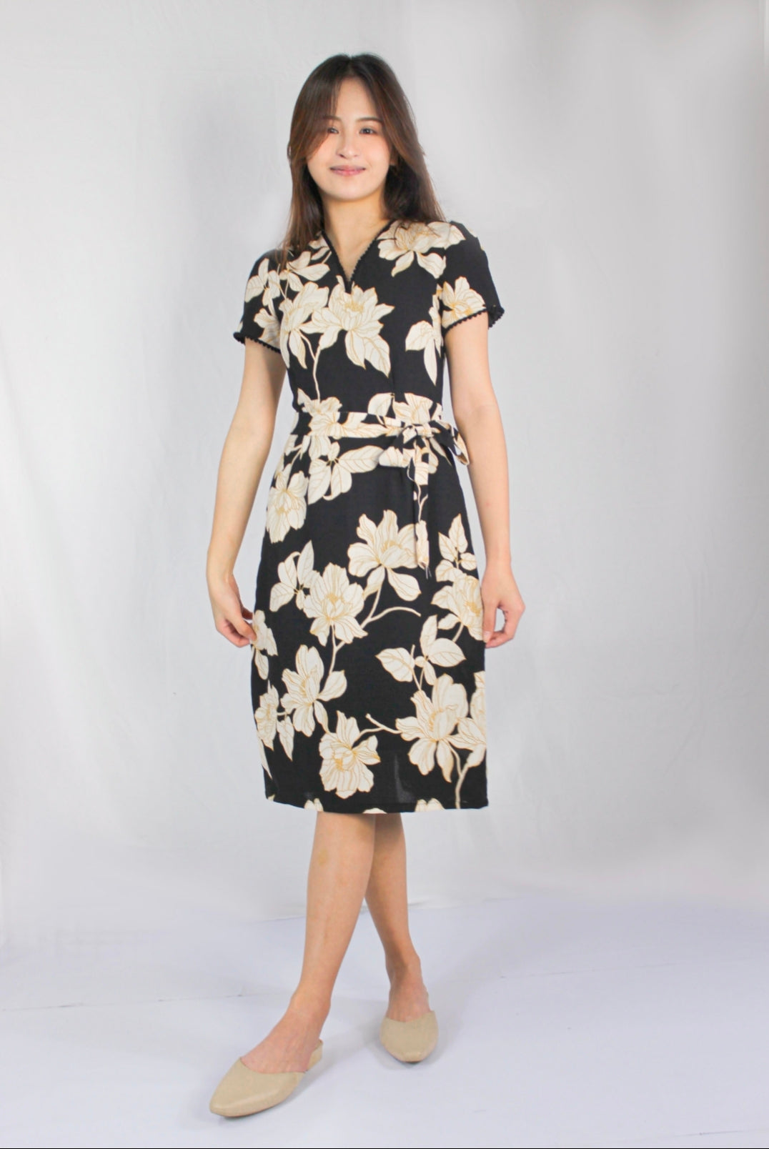 Laura V- Neck Flora Dress in Black
