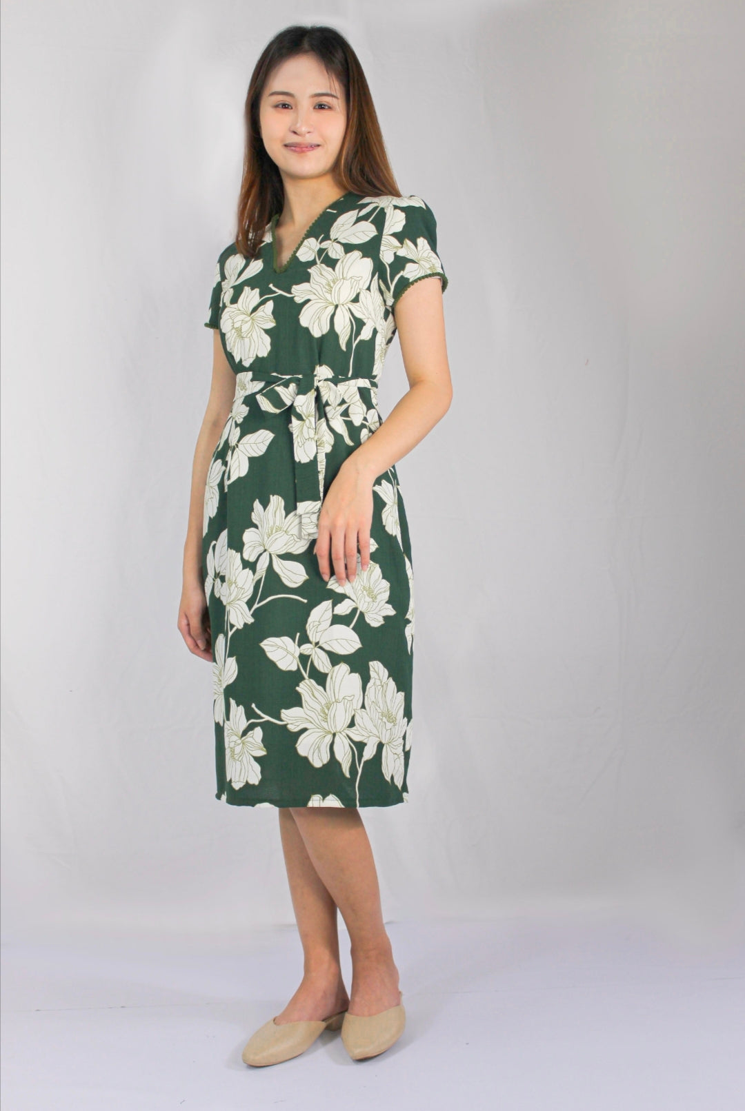 Laura V- Neck Flora Dress in Green