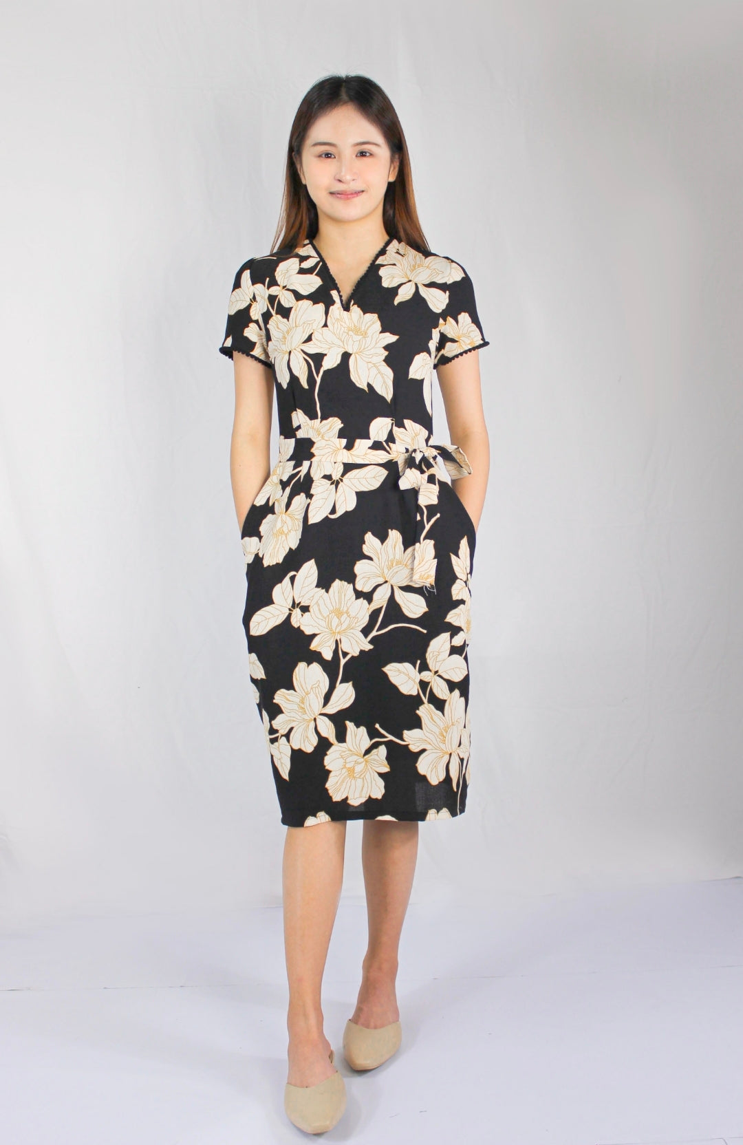 Laura V- Neck Flora Dress in Black