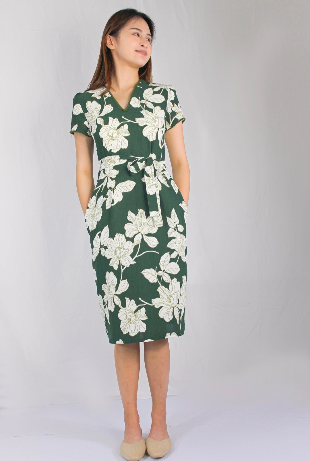 Laura V- Neck Flora Dress in Green