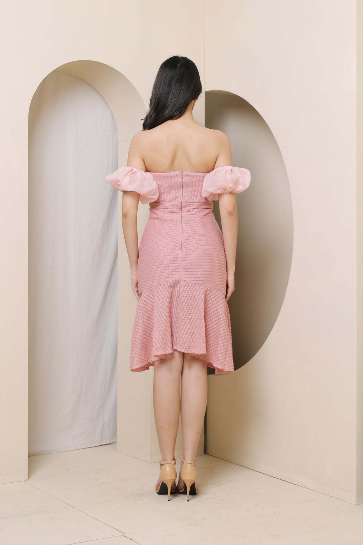 Swan Detachable Puff Sleeve Ruffle Dress (Soft Pink)