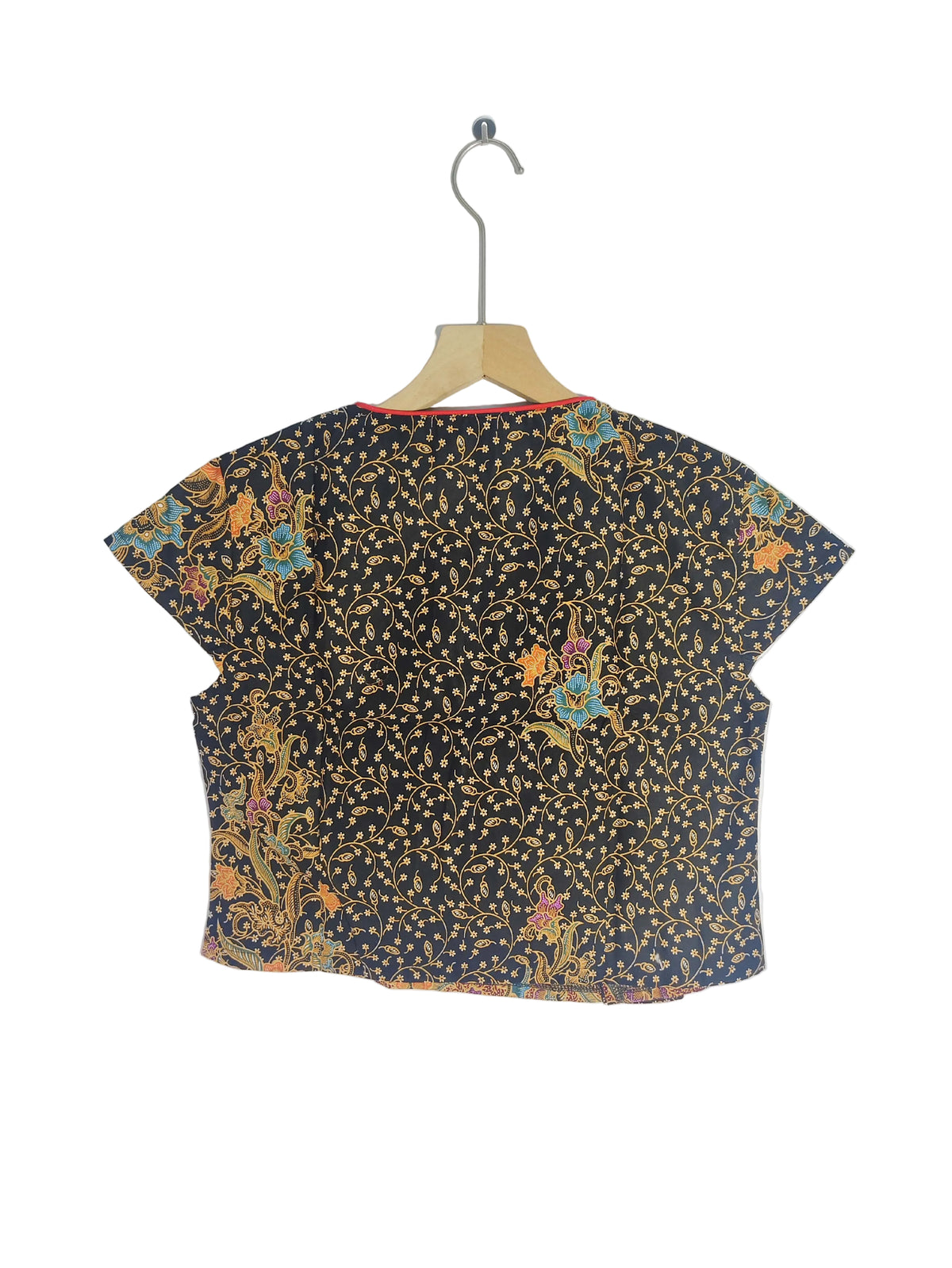 Rubbie Round Neck Crop Top (Black in Red) Size L