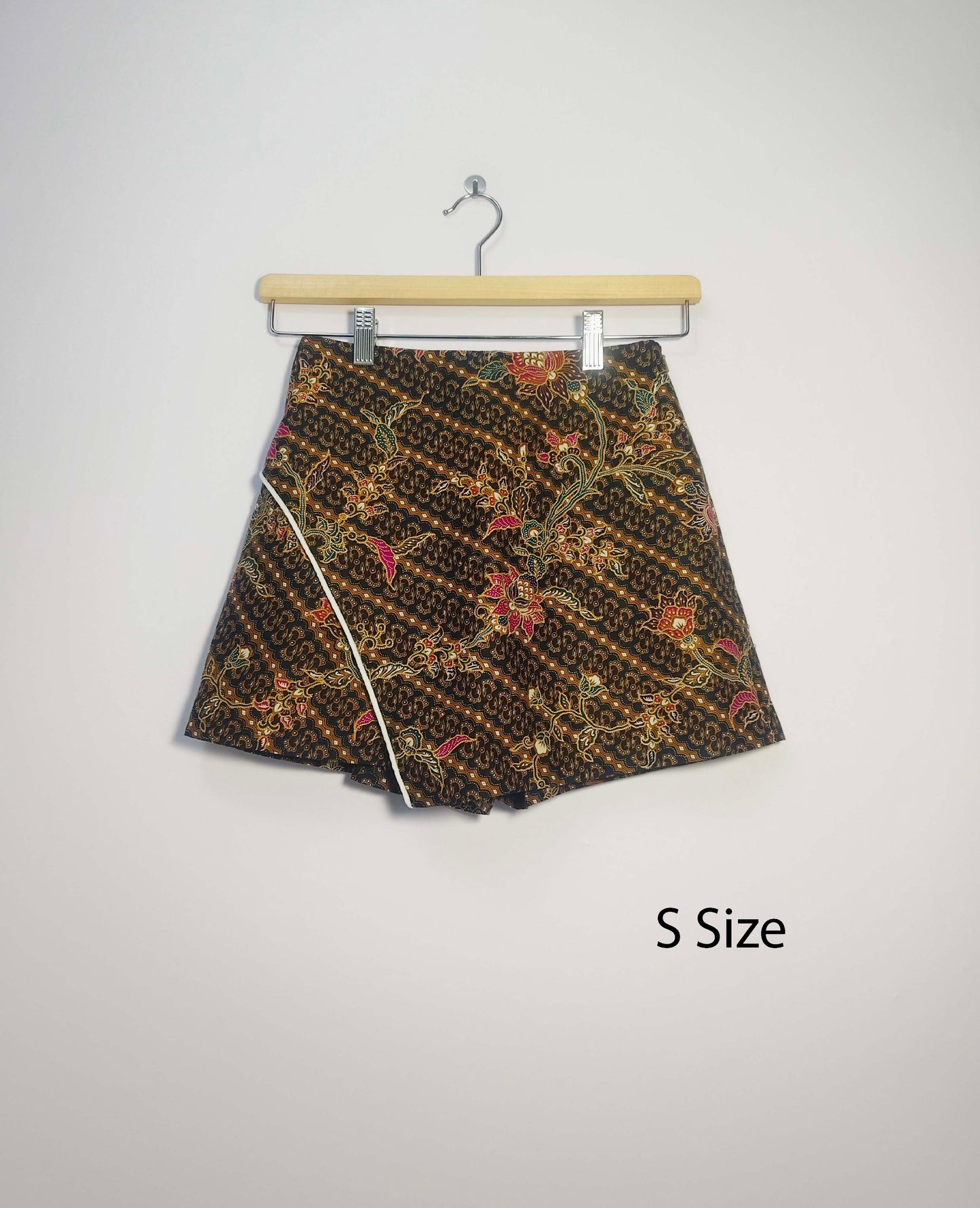 Minnie Batik Skort (Diagonal Line Black) Size S and M